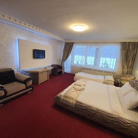 Rey Hotel Μαύροβο Εξωτερικό φωτογραφία