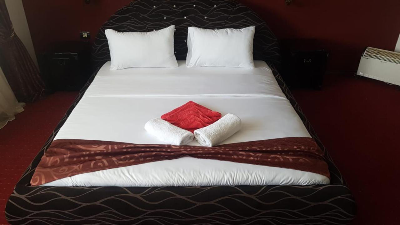 Rey Hotel Μαύροβο Εξωτερικό φωτογραφία