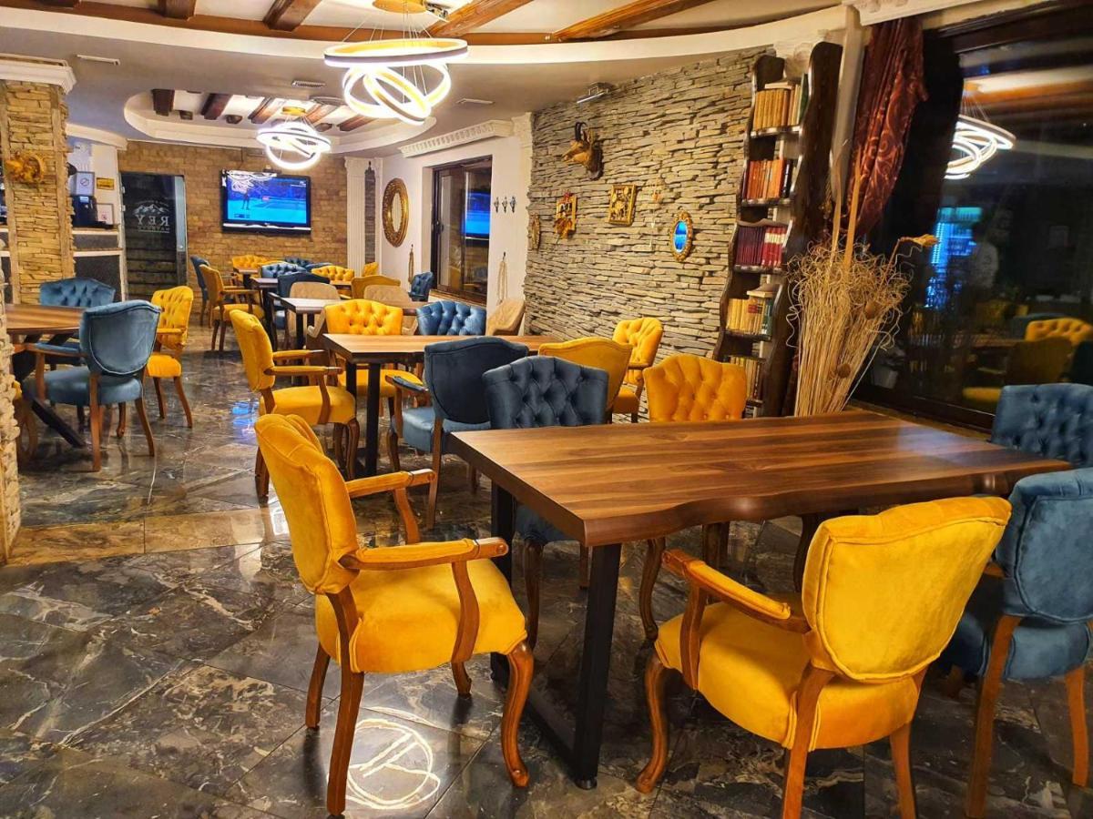 Rey Hotel Μαύροβο Εξωτερικό φωτογραφία