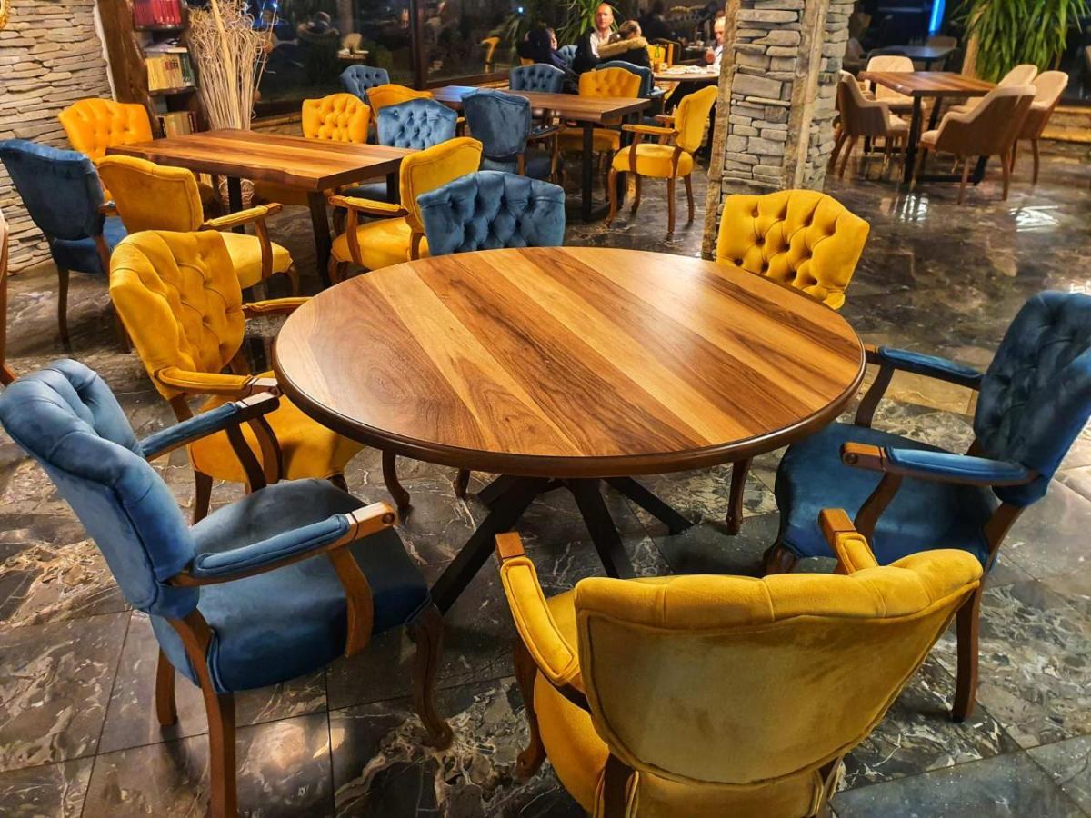 Rey Hotel Μαύροβο Εξωτερικό φωτογραφία