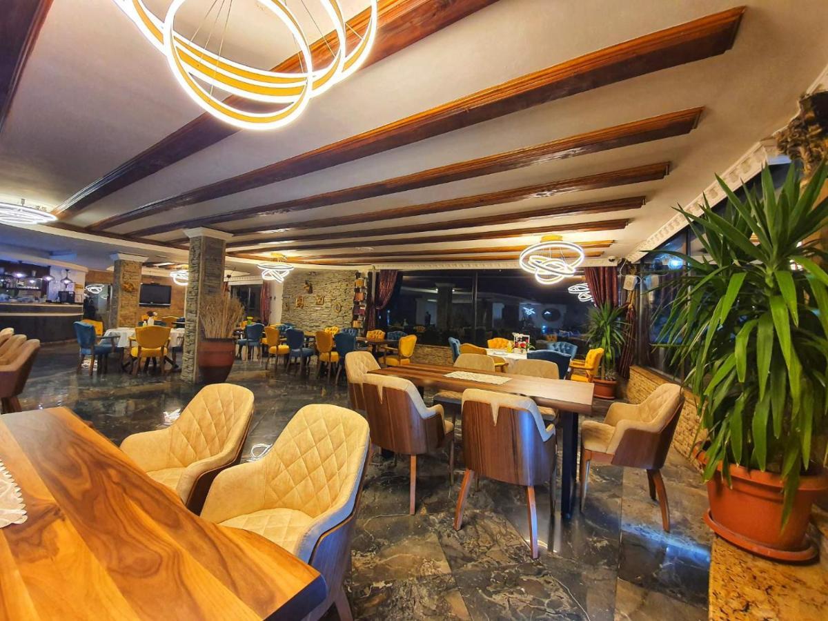 Rey Hotel Μαύροβο Εξωτερικό φωτογραφία
