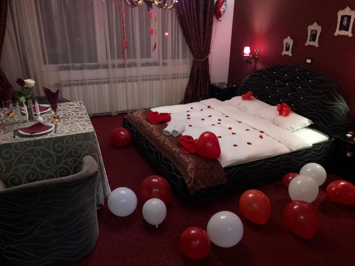Rey Hotel Μαύροβο Εξωτερικό φωτογραφία
