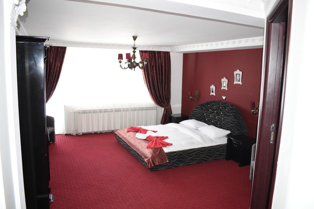 Rey Hotel Μαύροβο Εξωτερικό φωτογραφία