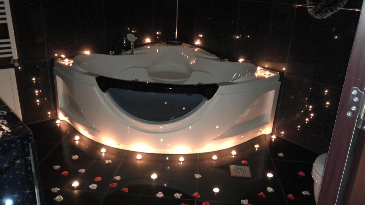 Rey Hotel Μαύροβο Εξωτερικό φωτογραφία